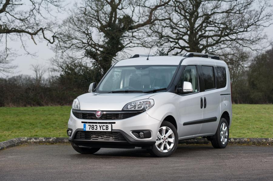  Fiat Doblo 2015 года  (UK) (фото 3 из 4)